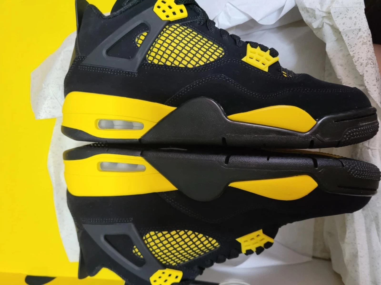 Jordan 4 Retro Black Tour Yellow DH6927-017